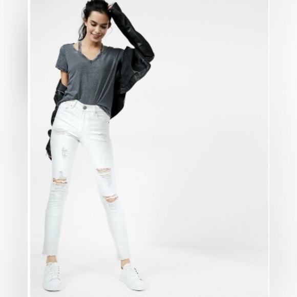 🔥HP🔥 White distressed high rise ankle jeans 👖 - Picture 2 of 8